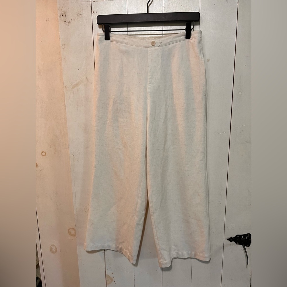 White capri pants